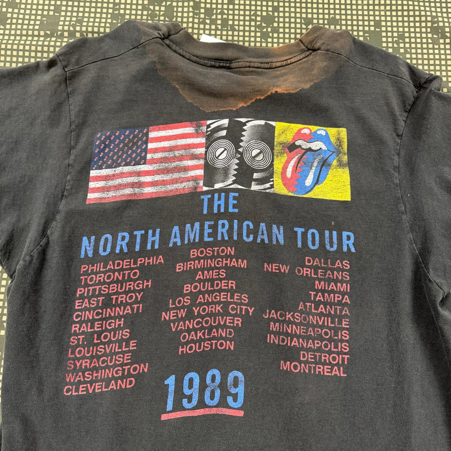 1989 Rolling Stones tshirt (XL)