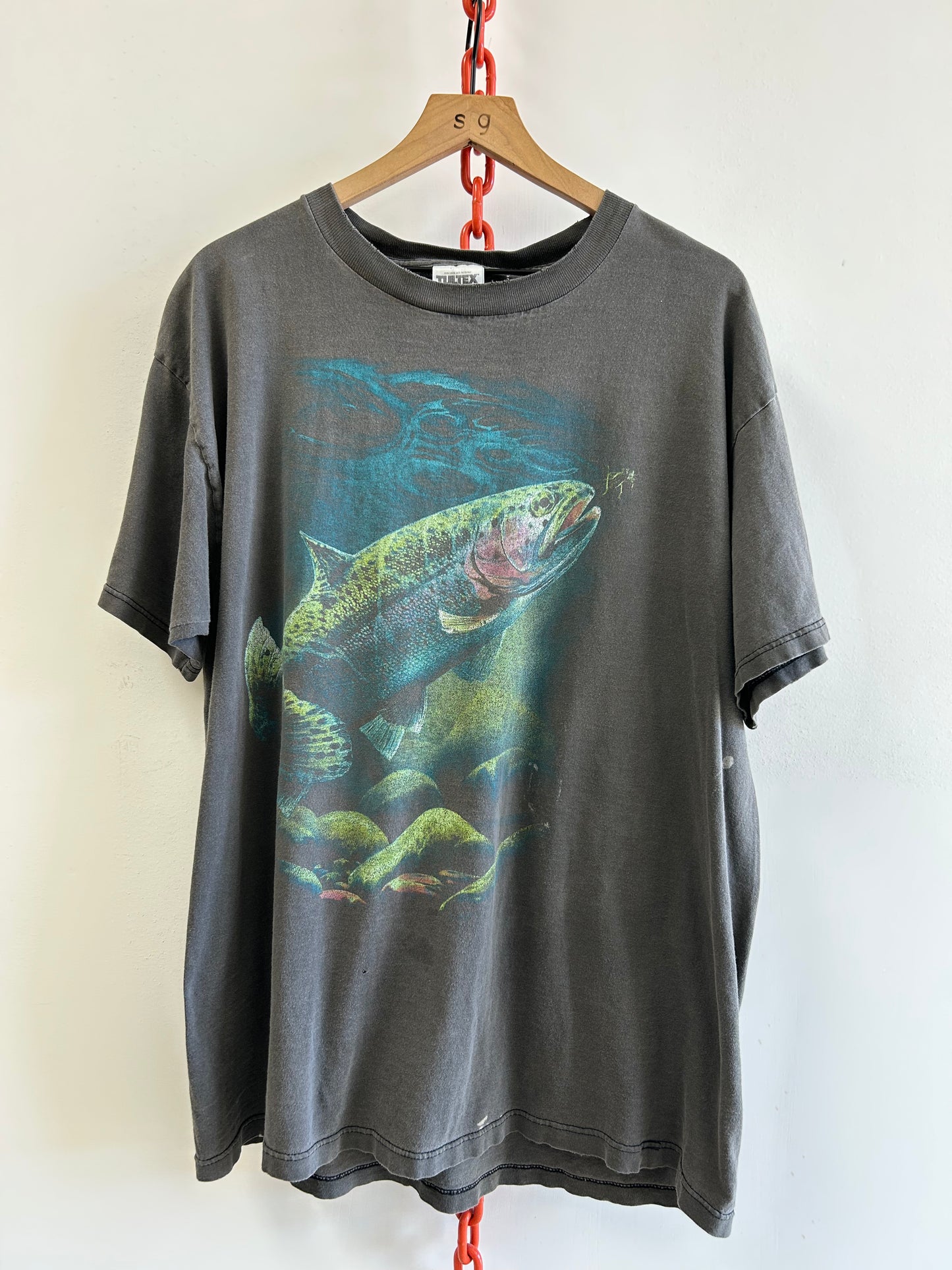 90s faded trout tshirt (XL)